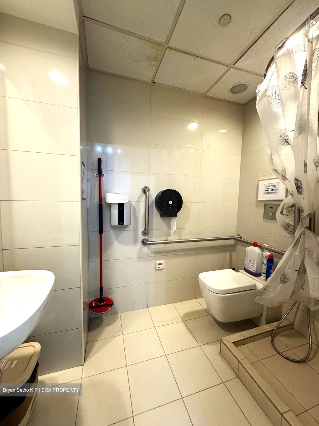 Robinson Square (D1), Office #483992001